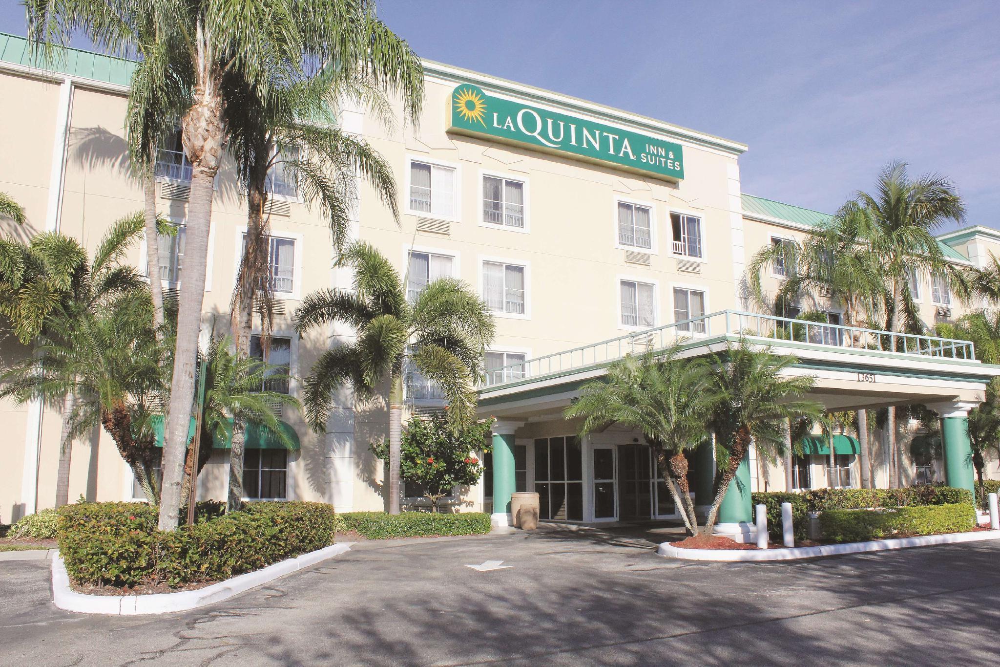 La Quinta Inn & Suites By Wyndham Sawgrass Sunrise Exterior photo